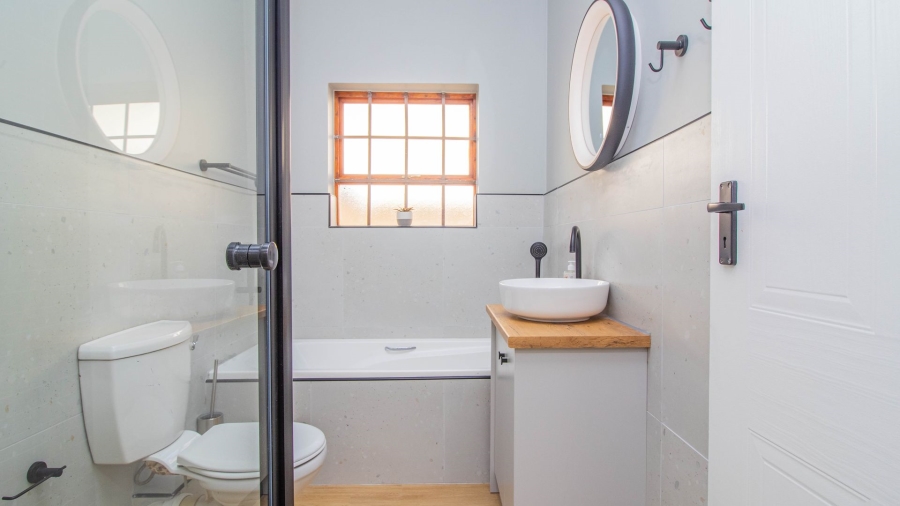 3 Bedroom Property for Sale in Sandbaai Western Cape